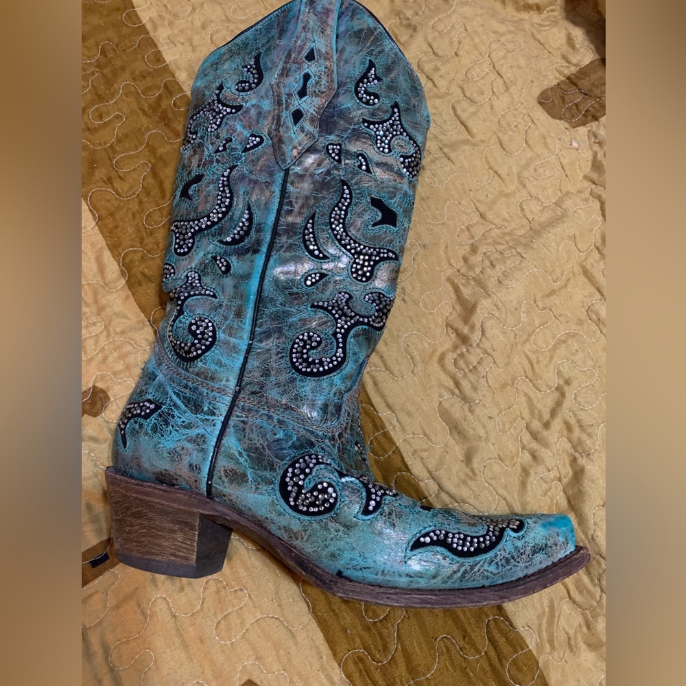 Corral Boots!!  Excellent condition; teal color w/ black inlay!